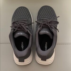 Women’s Comfort Wear Knit Sneakers - Gray